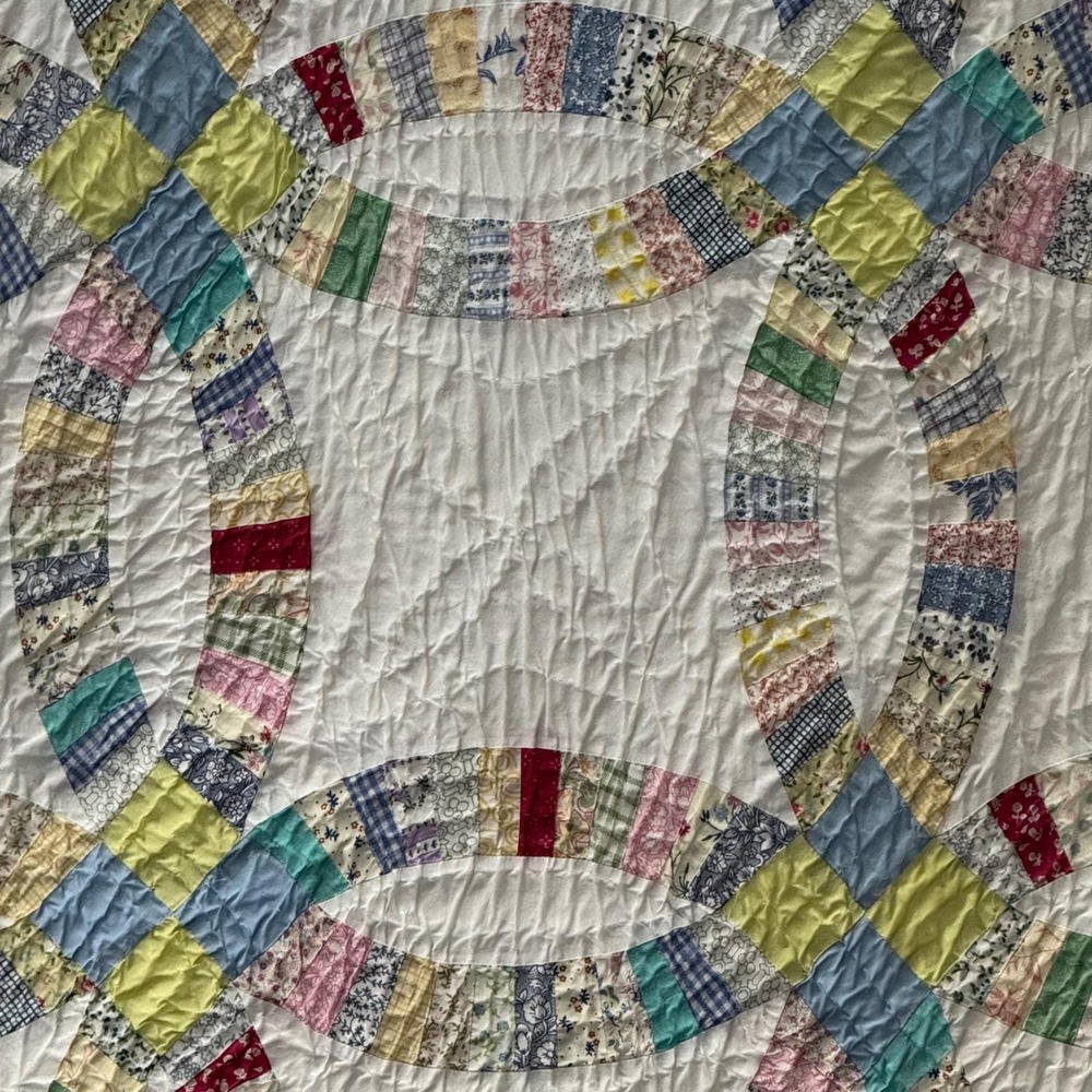 Pottery Barn Double Wedding Ring Patchwork Quilt and 2 shams Full 85" X 101" - Picture 6 of 16